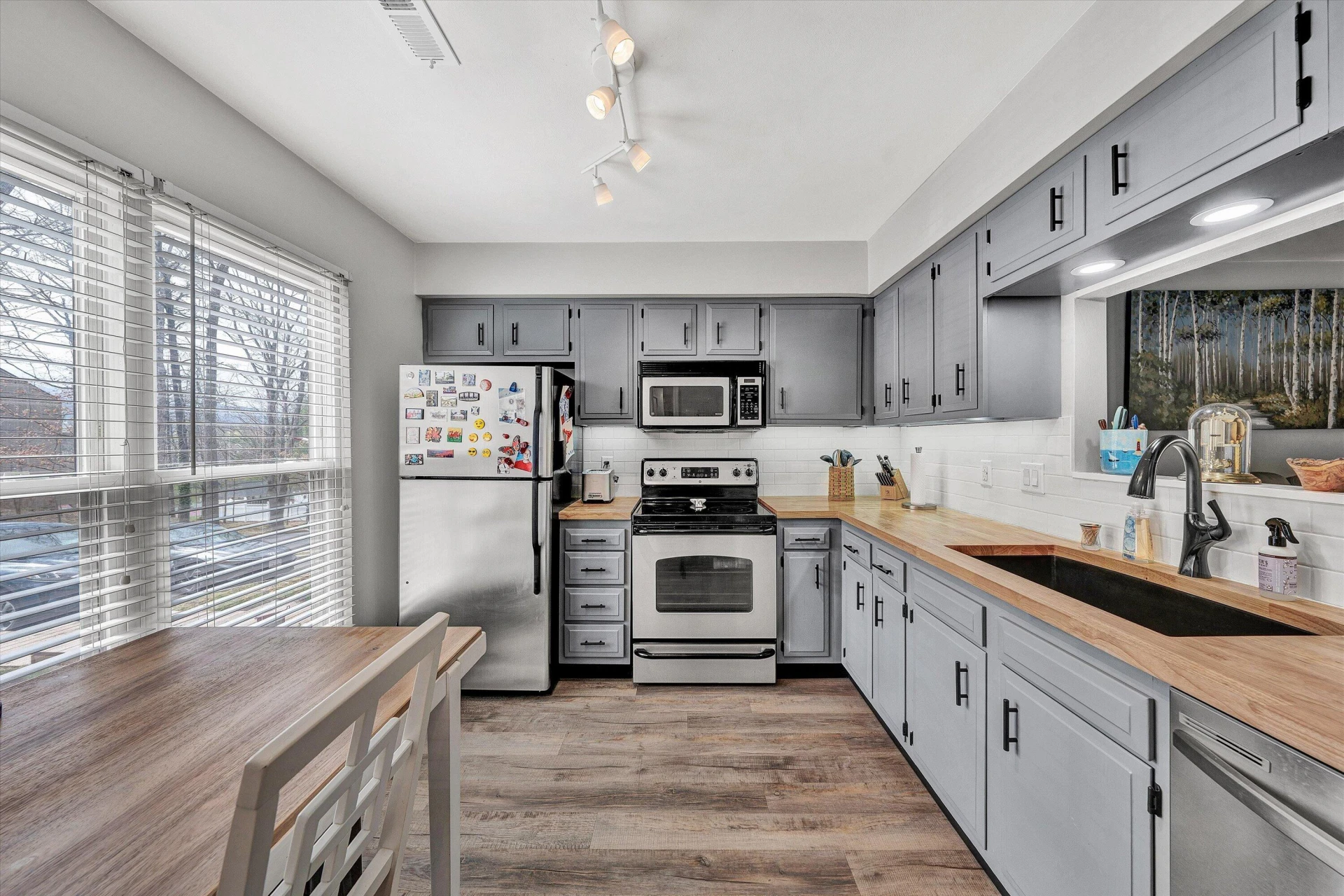 7122 Woods Crossing DR - Photo 3