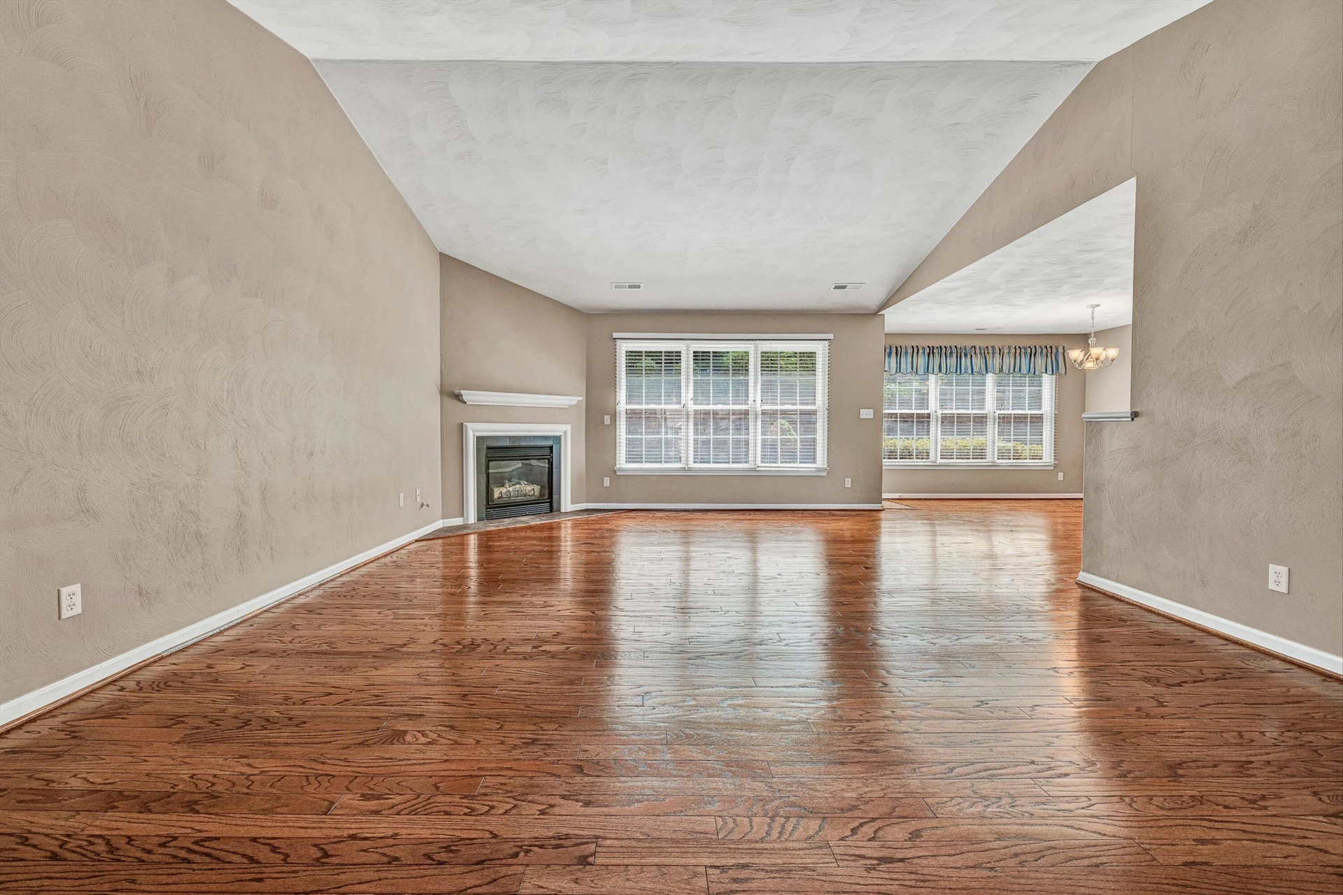 7973 Hollins Court DR - Photo 10