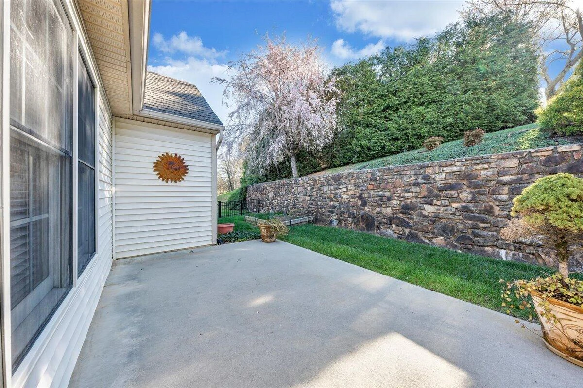 7973 Hollins Court DR - Photo 32