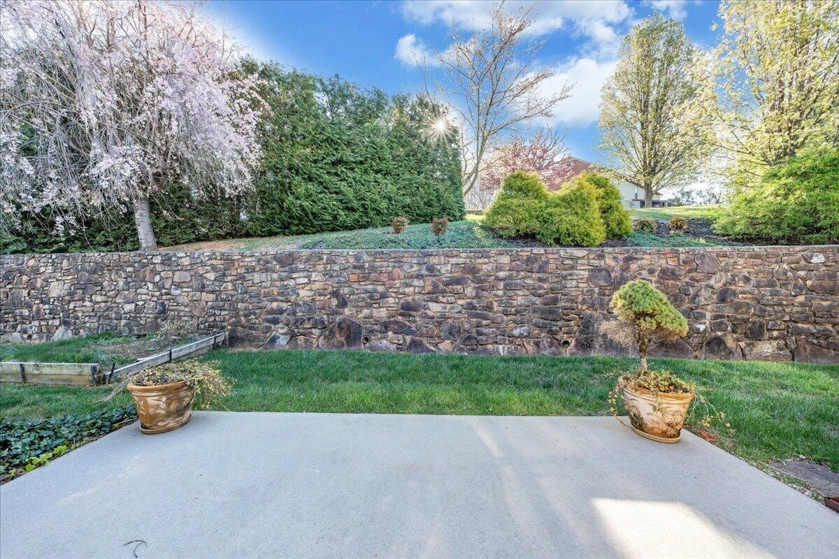 7973 Hollins Court DR - Photo 37