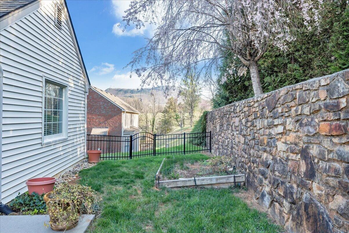 7973 Hollins Court DR - Photo 39