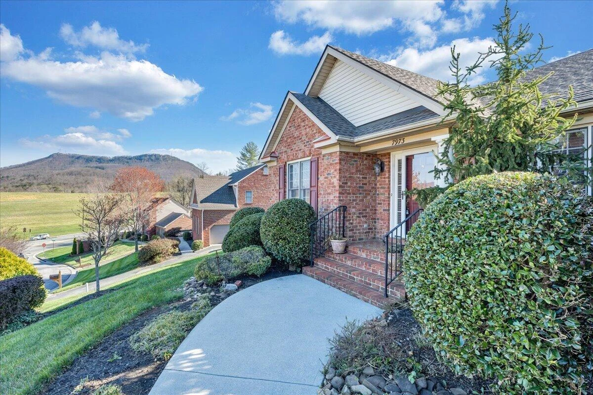 7973 Hollins Court DR - Photo 43