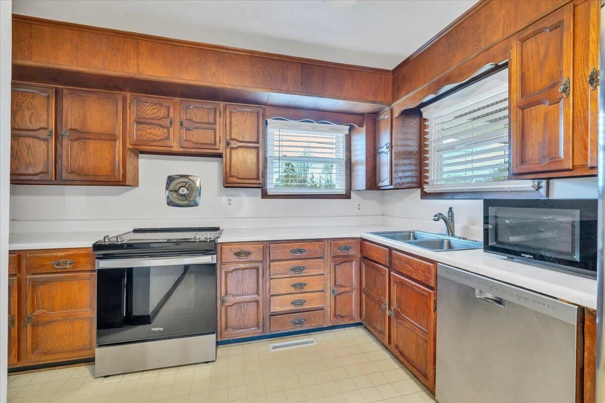 5156 Hazelridge RD NW - Photo 7
