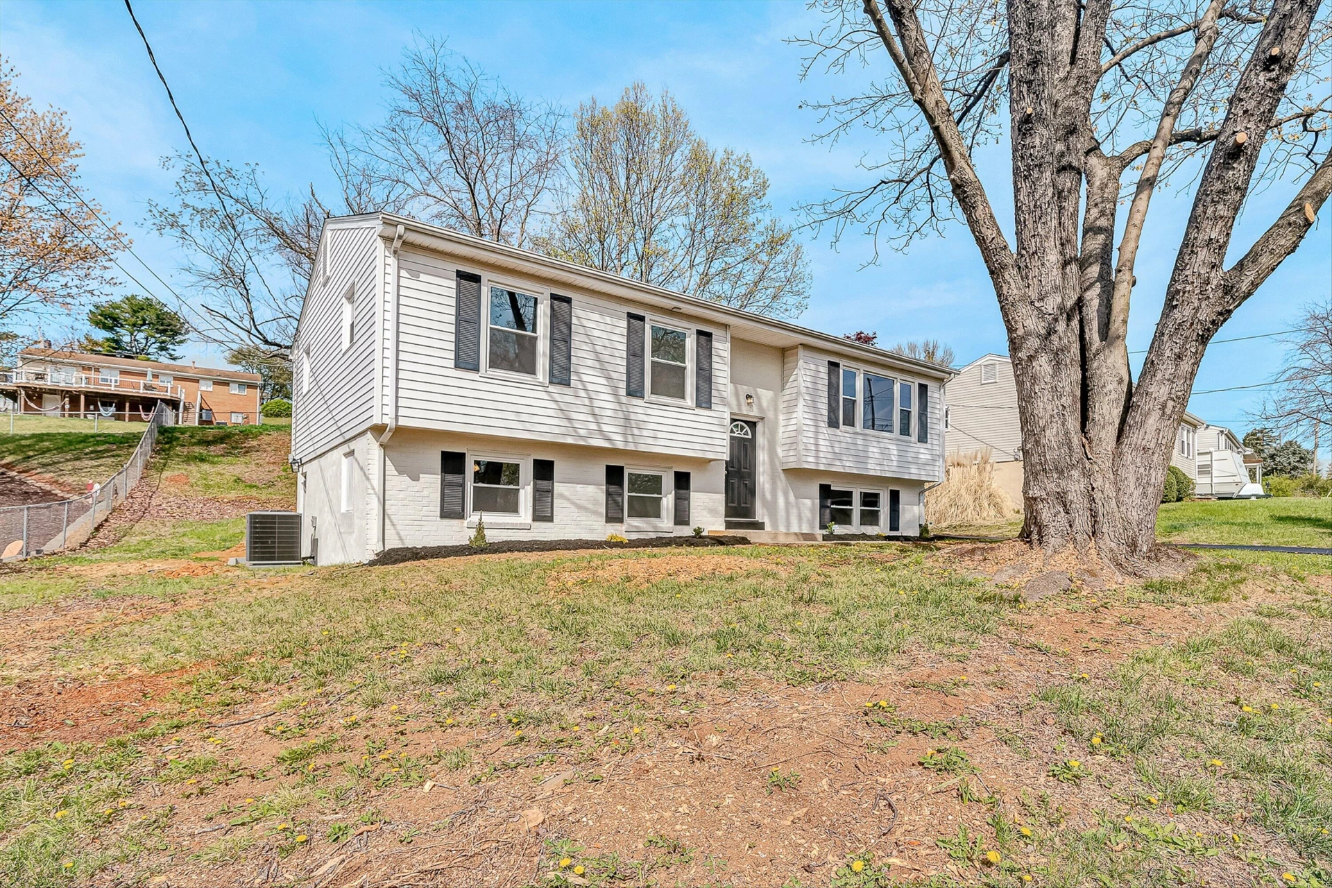 736 Ramada RD - Photo 3