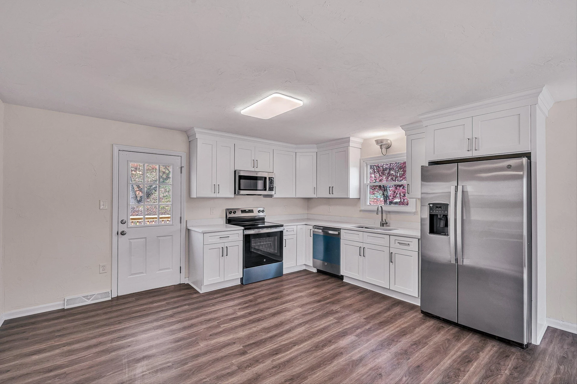 736 Ramada RD - Photo 8