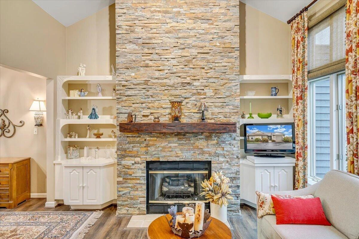 66 Scarlet ST - Photo 10