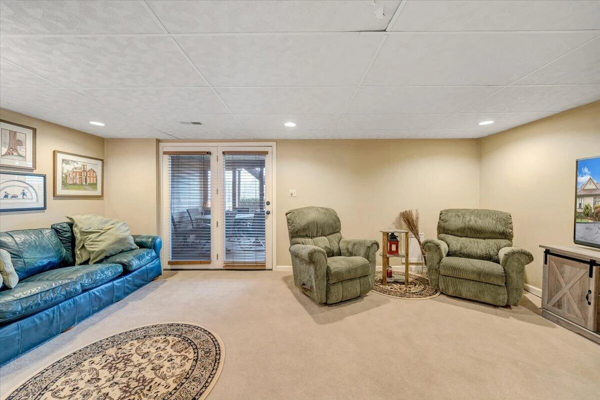66 Scarlet ST - Photo 48