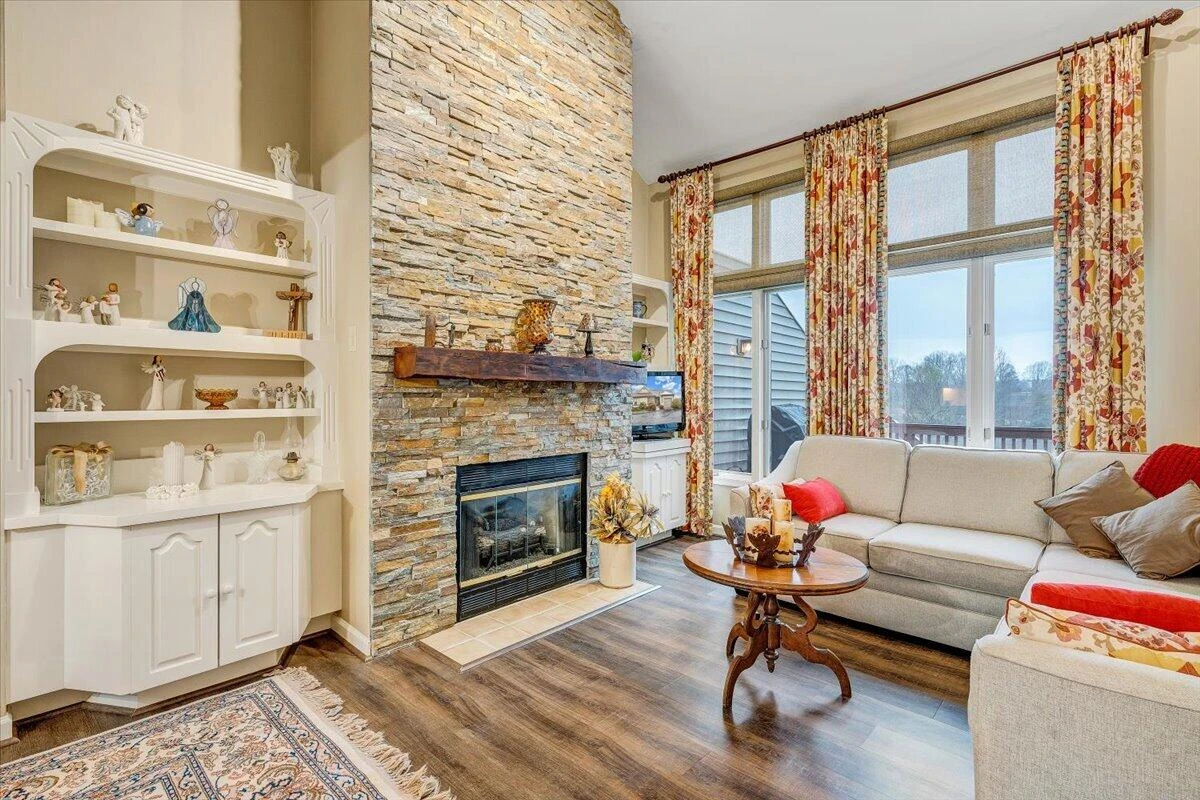 66 Scarlet ST - Photo 6