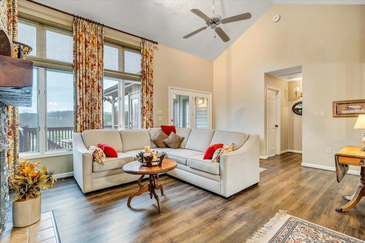66 Scarlet ST - Photo 8