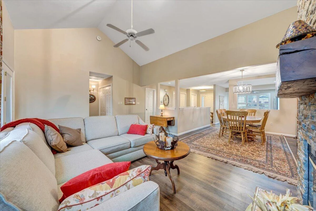 66 Scarlet ST - Photo 9