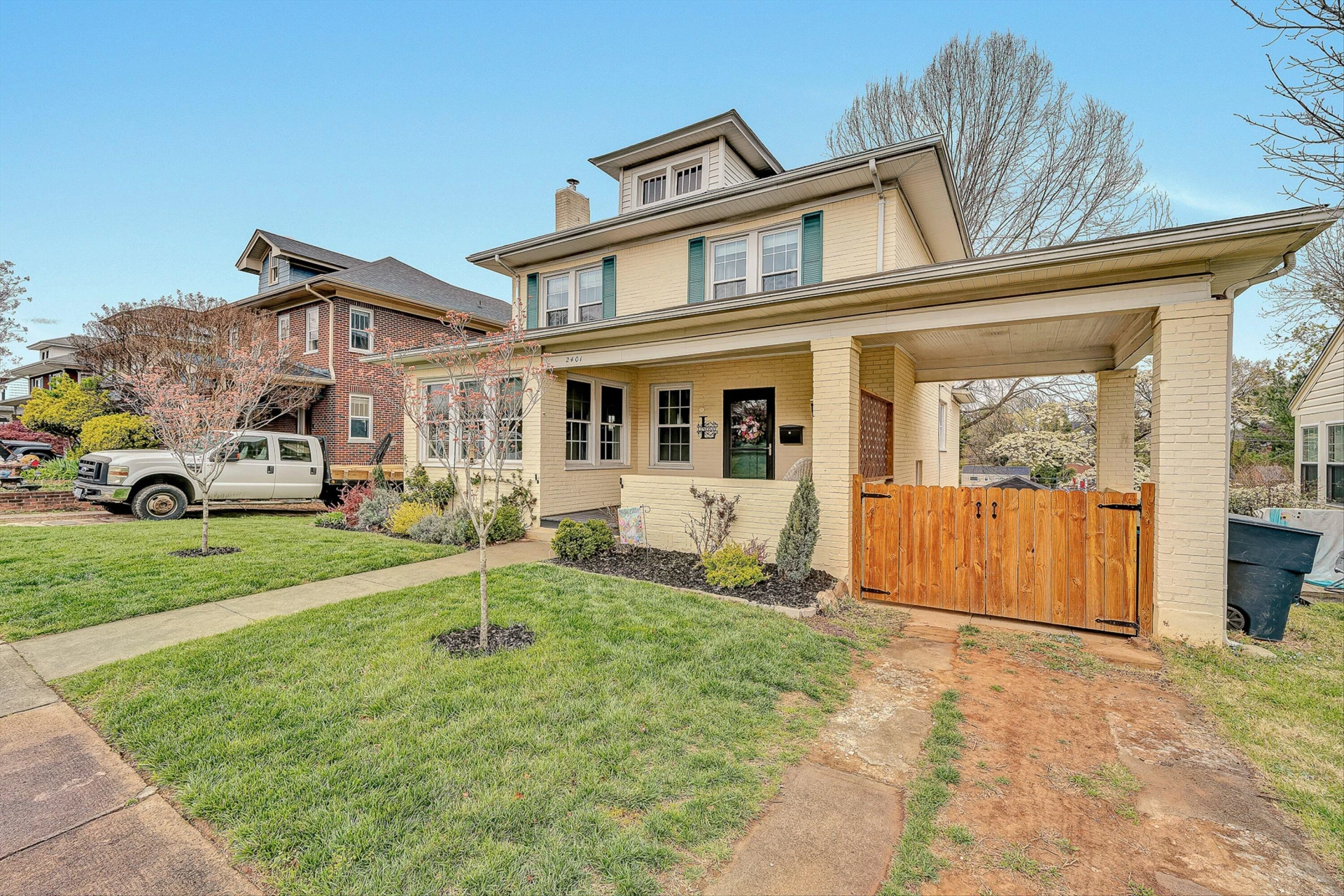 2401 Laburnum AVE SW - Photo 3