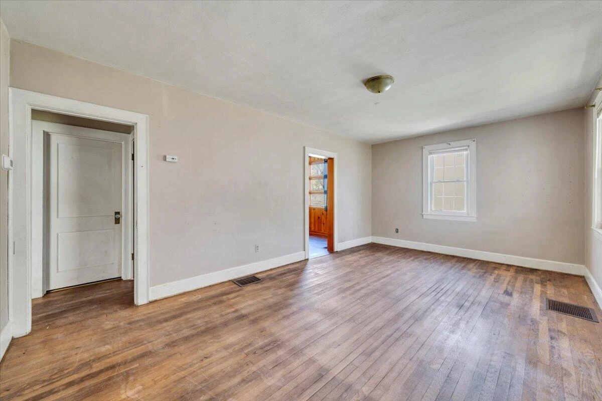 3120 Plantation RD NE - Photo 5
