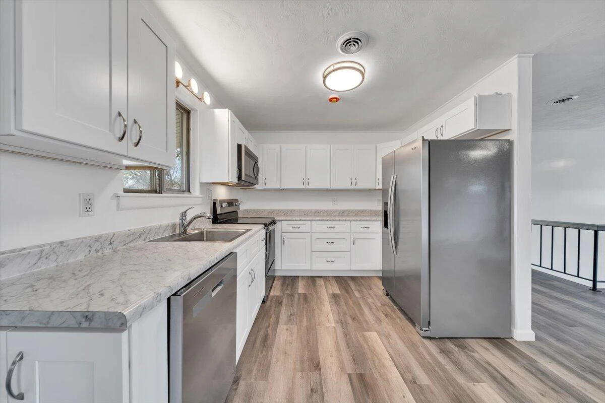 3619 Lilac AVE NW - Photo 16