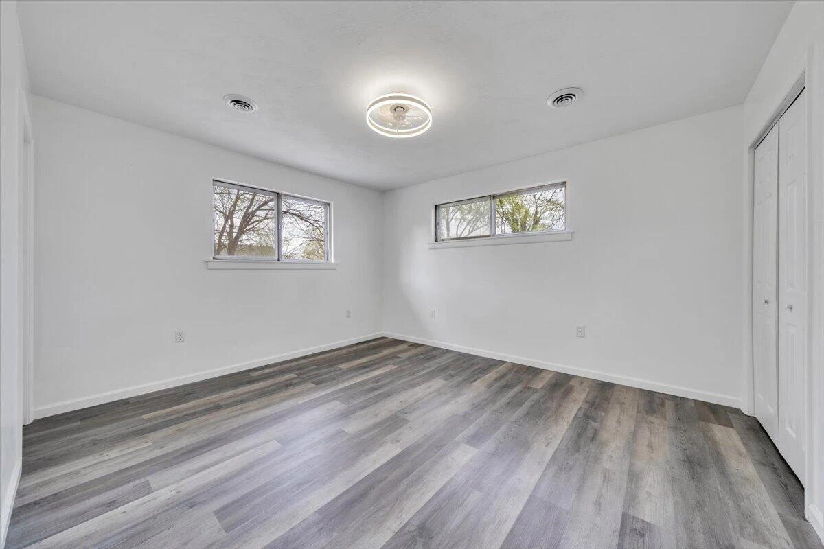 3619 Lilac AVE NW - Photo 27
