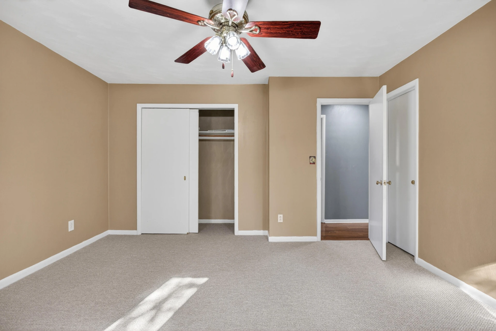 106 E Beaver Dam CT - Photo 12