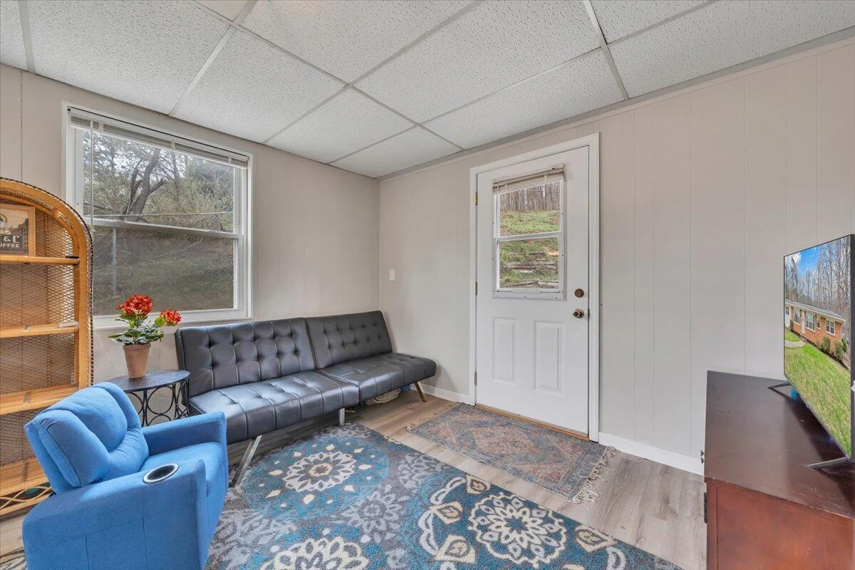 3988 Welcome Valley RD SE - Photo 16