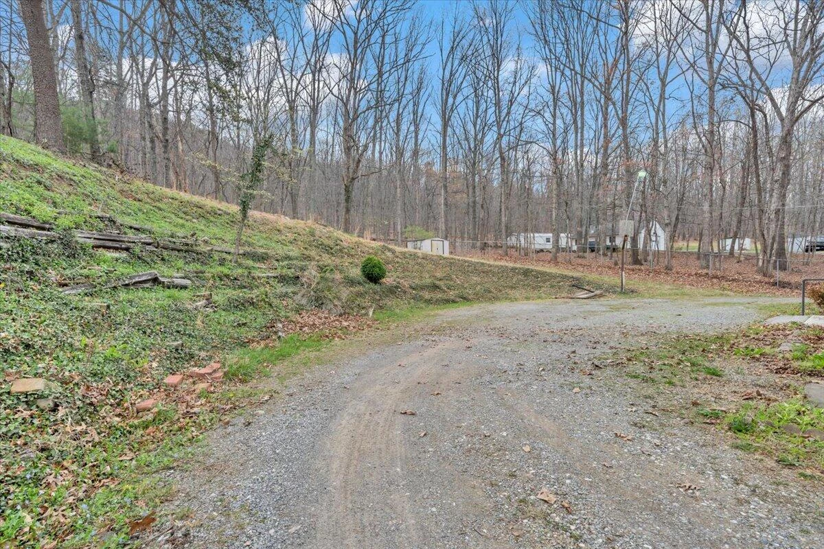 3988 Welcome Valley RD SE - Photo 39