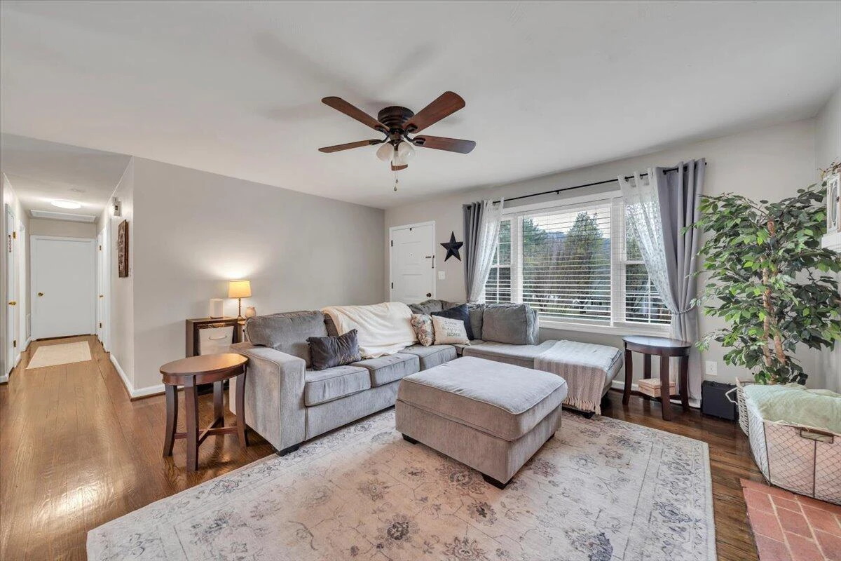3988 Welcome Valley RD SE - Photo 8