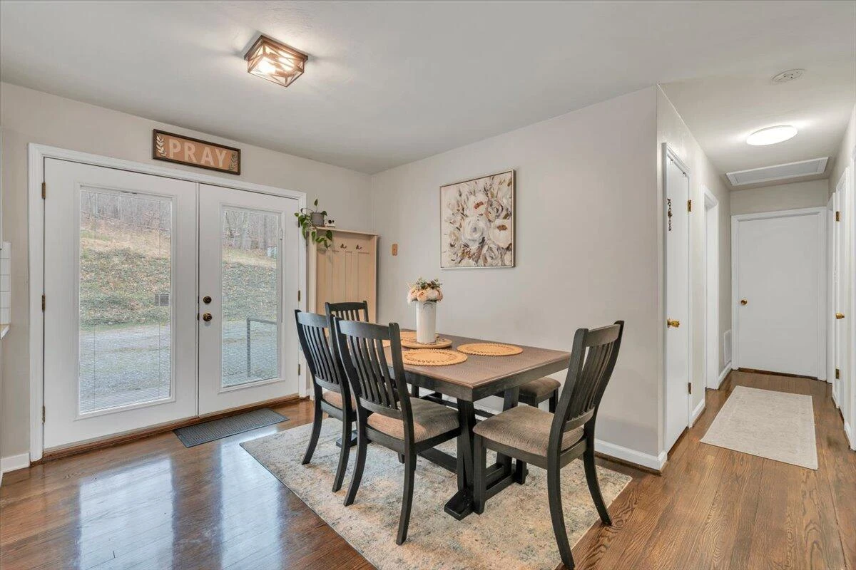 3988 Welcome Valley RD SE - Photo 9