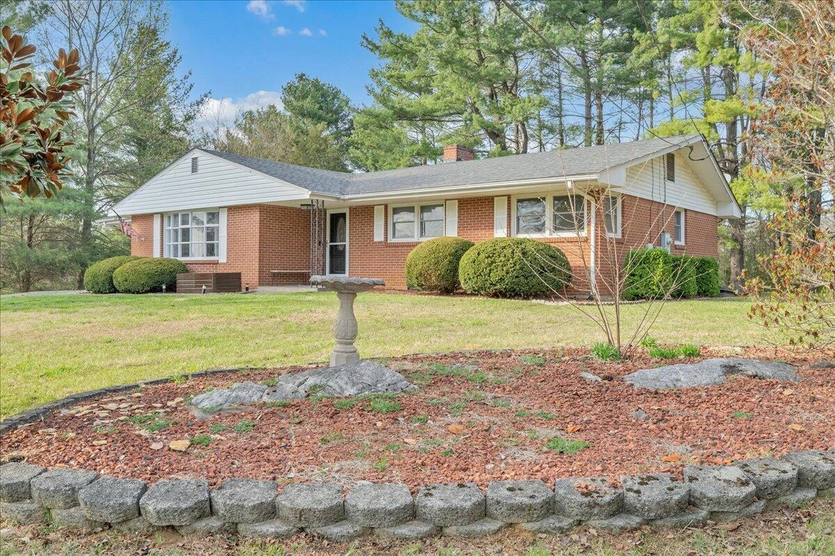 140 Stephens DR