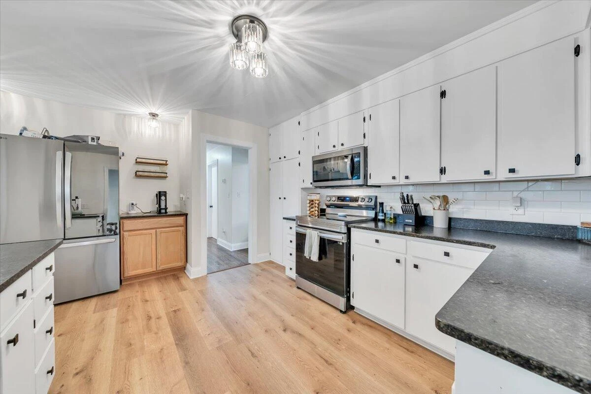 140 Stephens DR - Photo 15