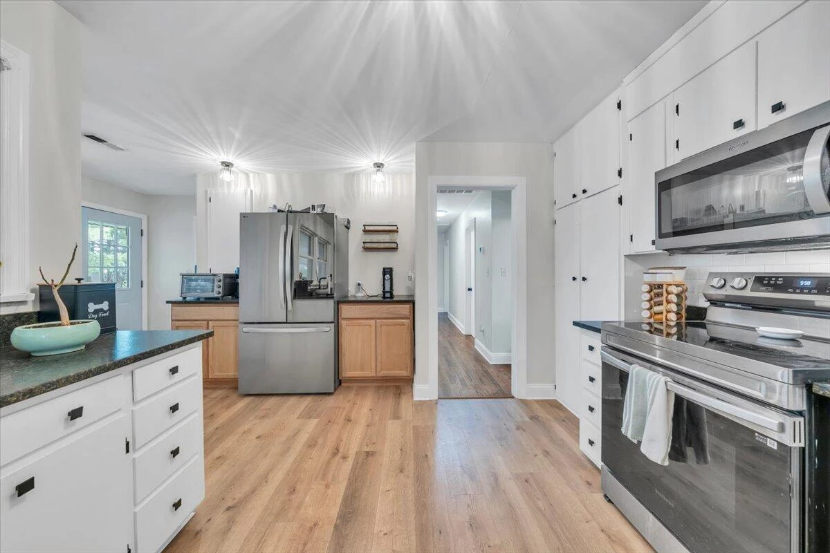 140 Stephens DR - Photo 16