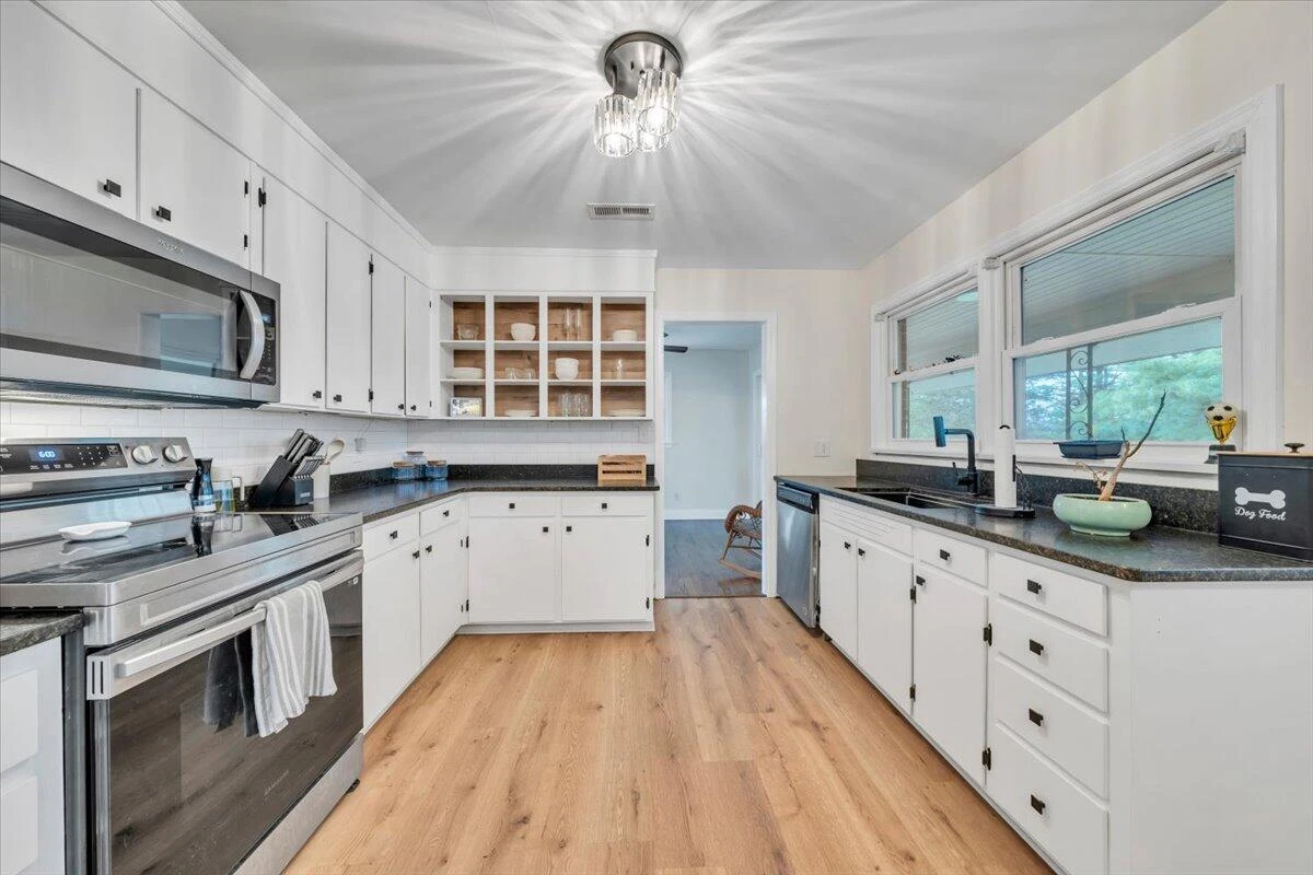 140 Stephens DR - Photo 19