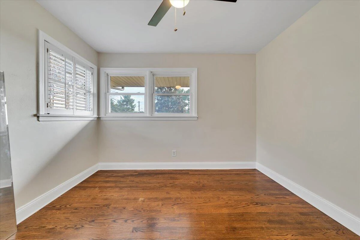 140 Stephens DR - Photo 32