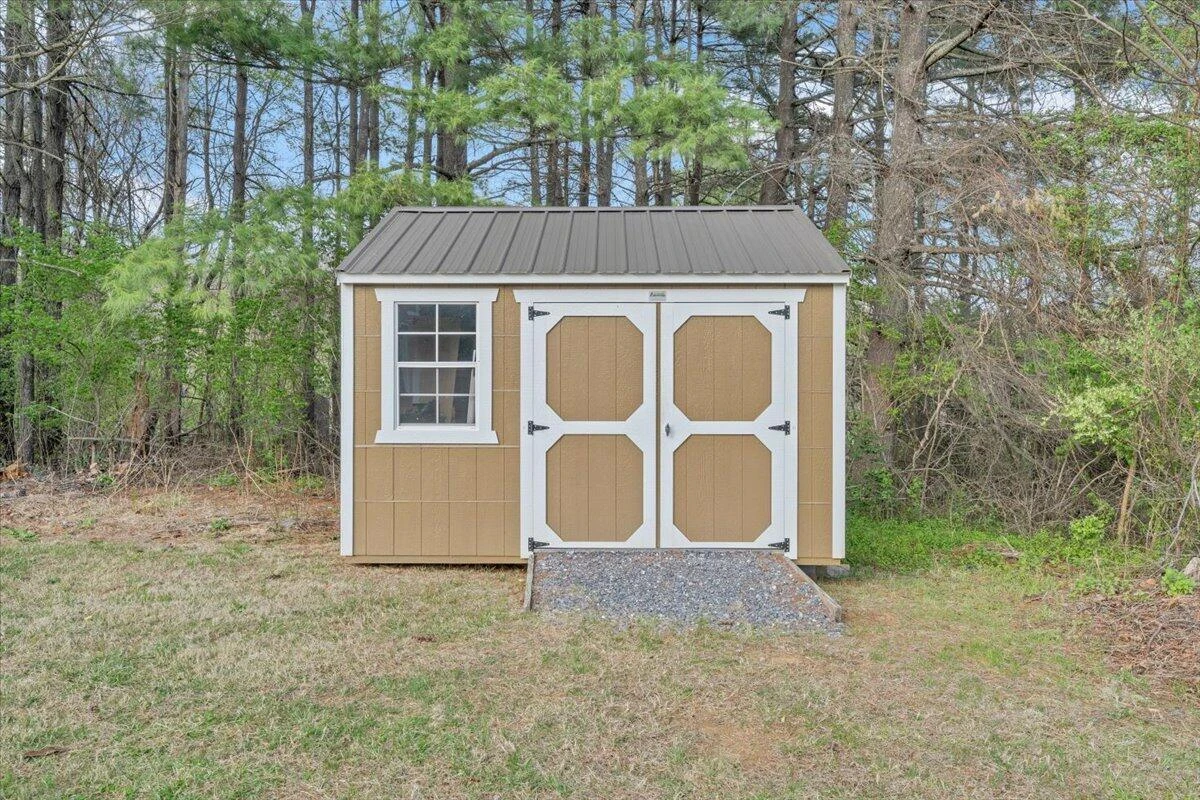 140 Stephens DR - Photo 36