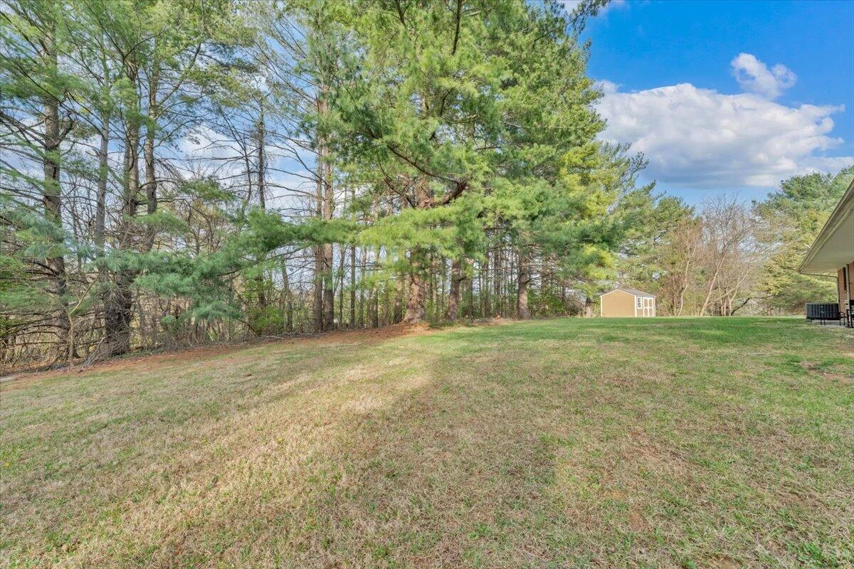 140 Stephens DR - Photo 38