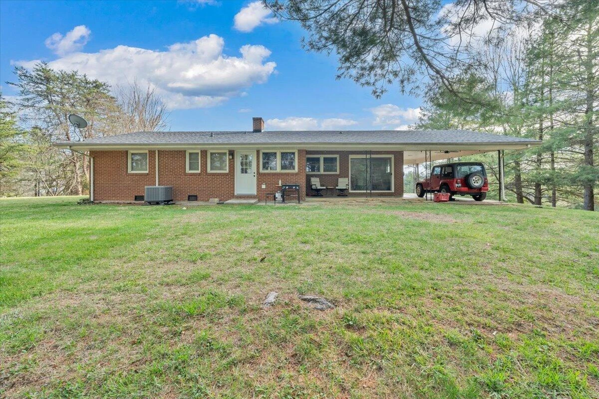 140 Stephens DR - Photo 40