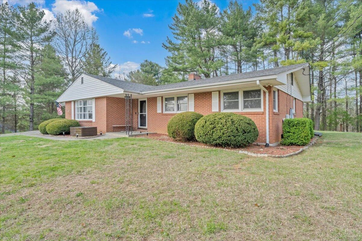 140 Stephens DR - Photo 45