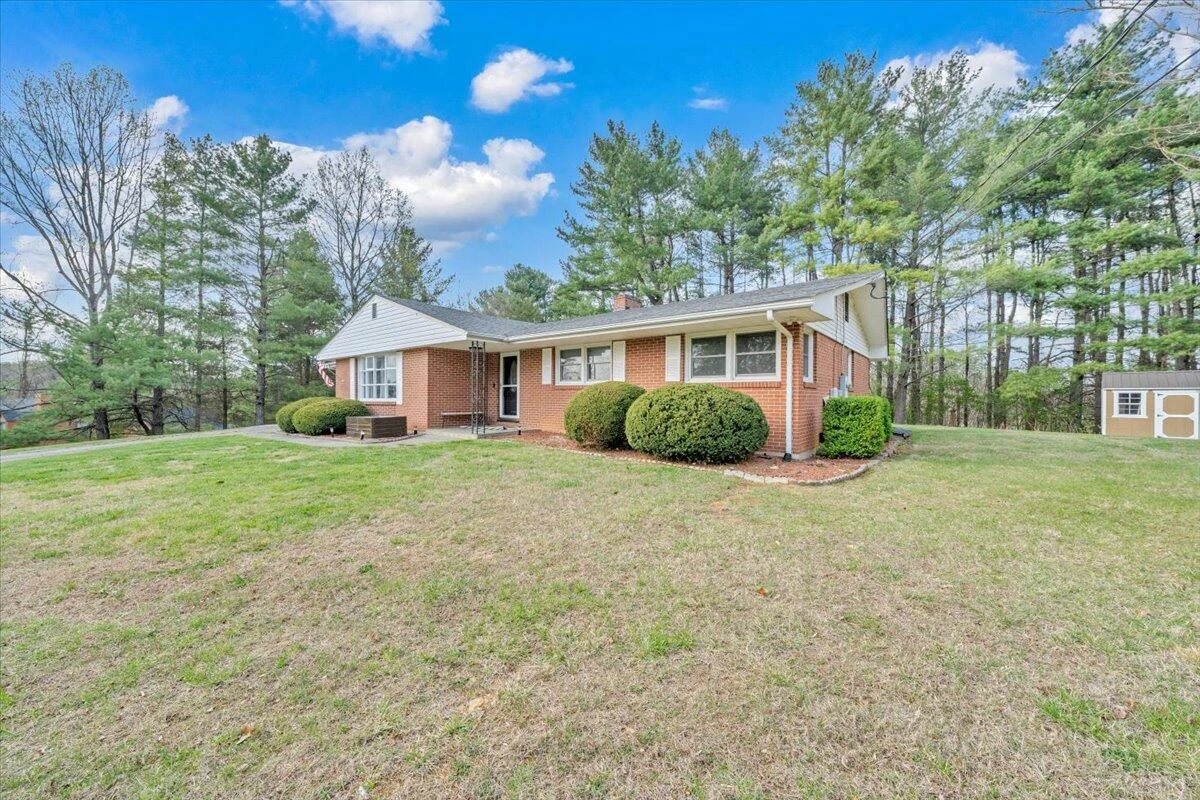 140 Stephens DR - Photo 46
