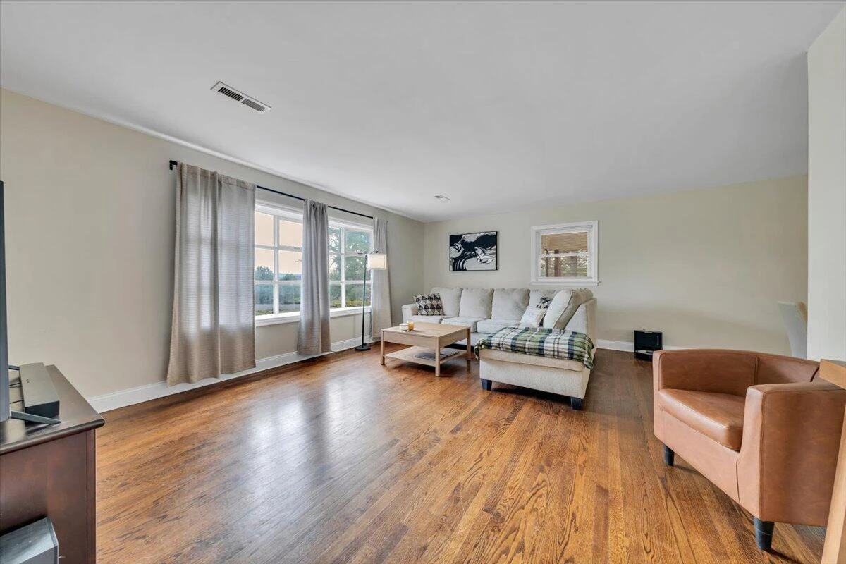 140 Stephens DR - Photo 6