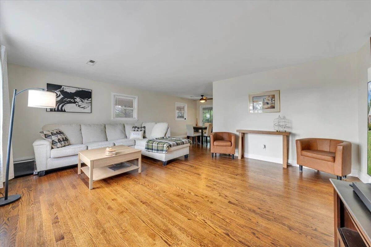 140 Stephens DR - Photo 8