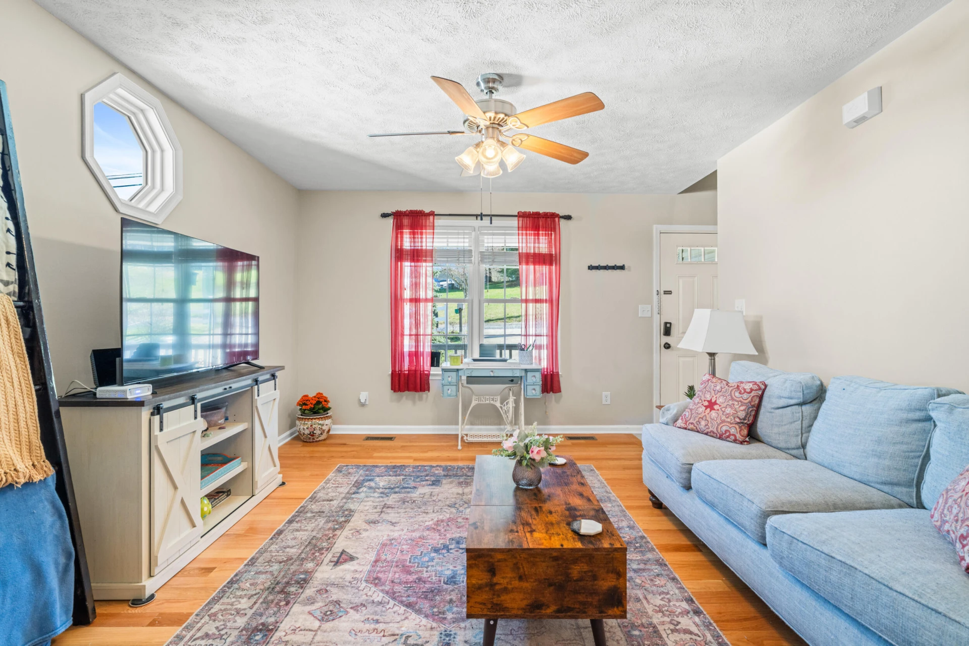 1004 Middlebrook AVE - Photo 11