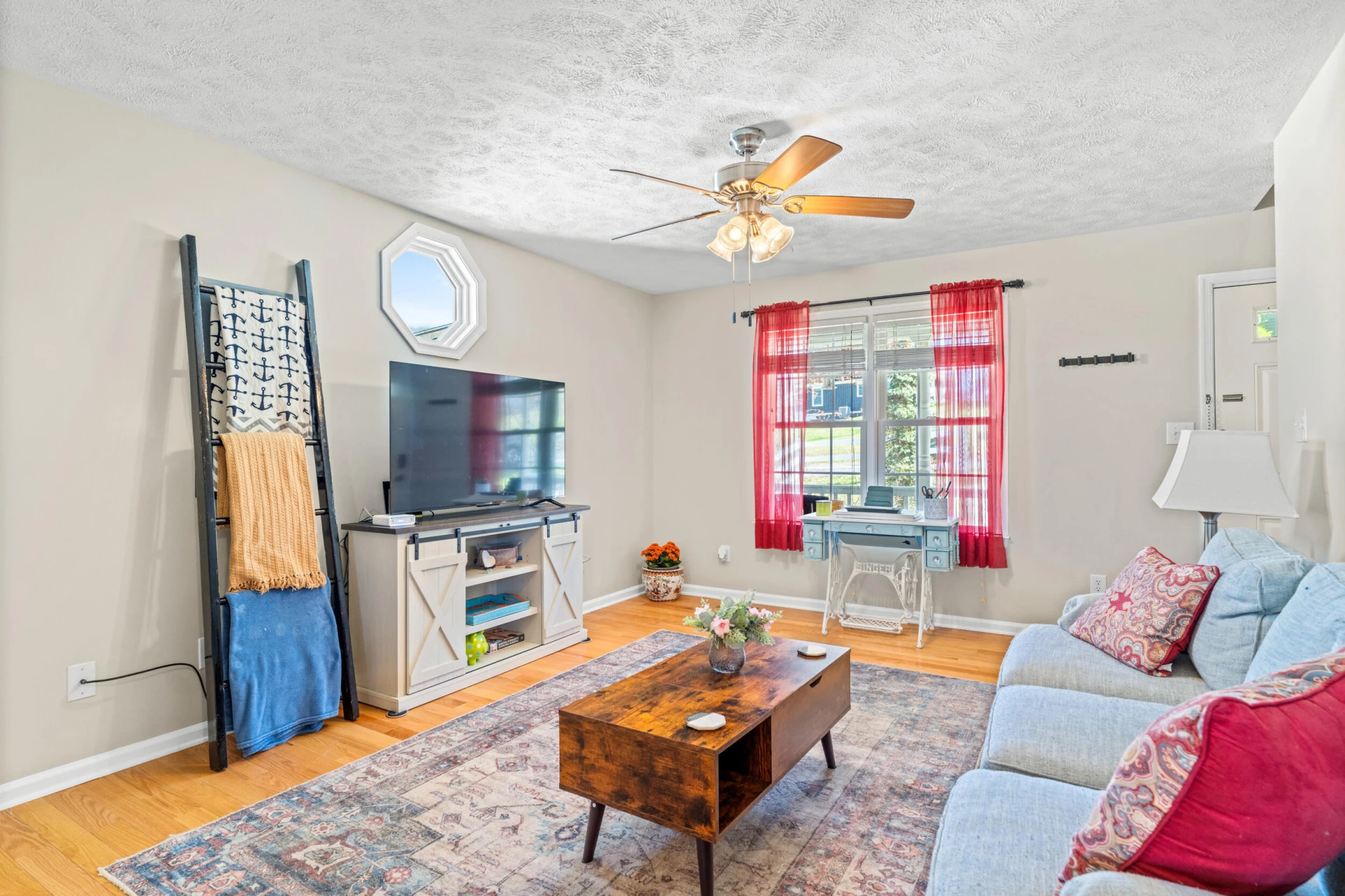 1004 Middlebrook AVE - Photo 12