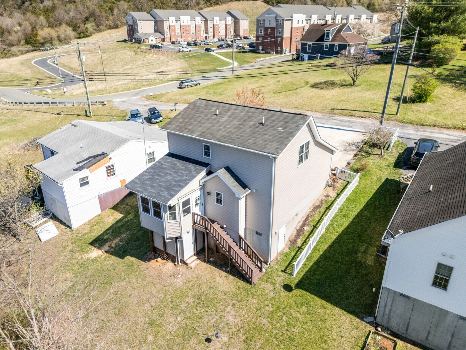 1004 Middlebrook AVE - Photo 5