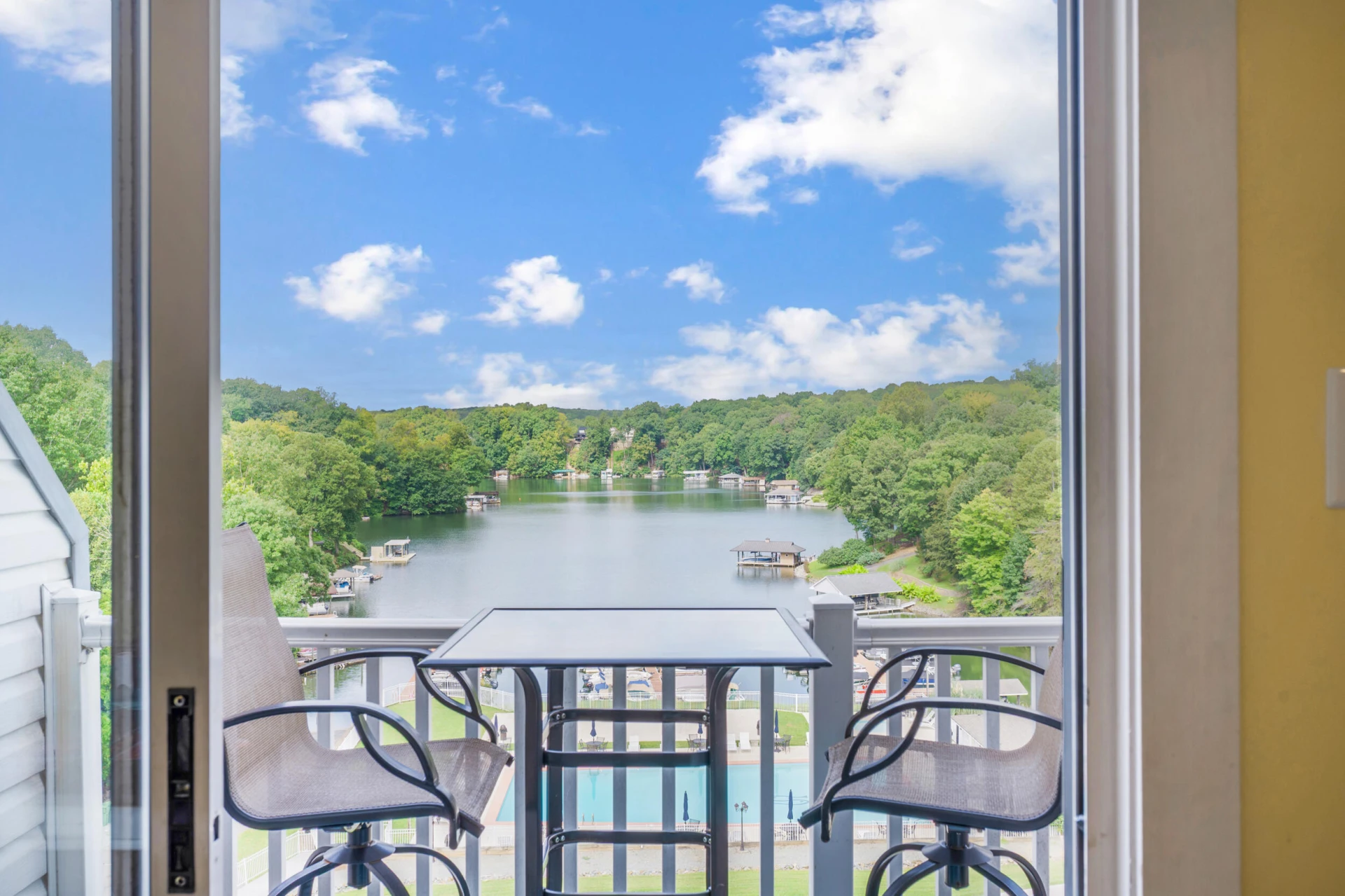 1085 Bluewater #208 DR