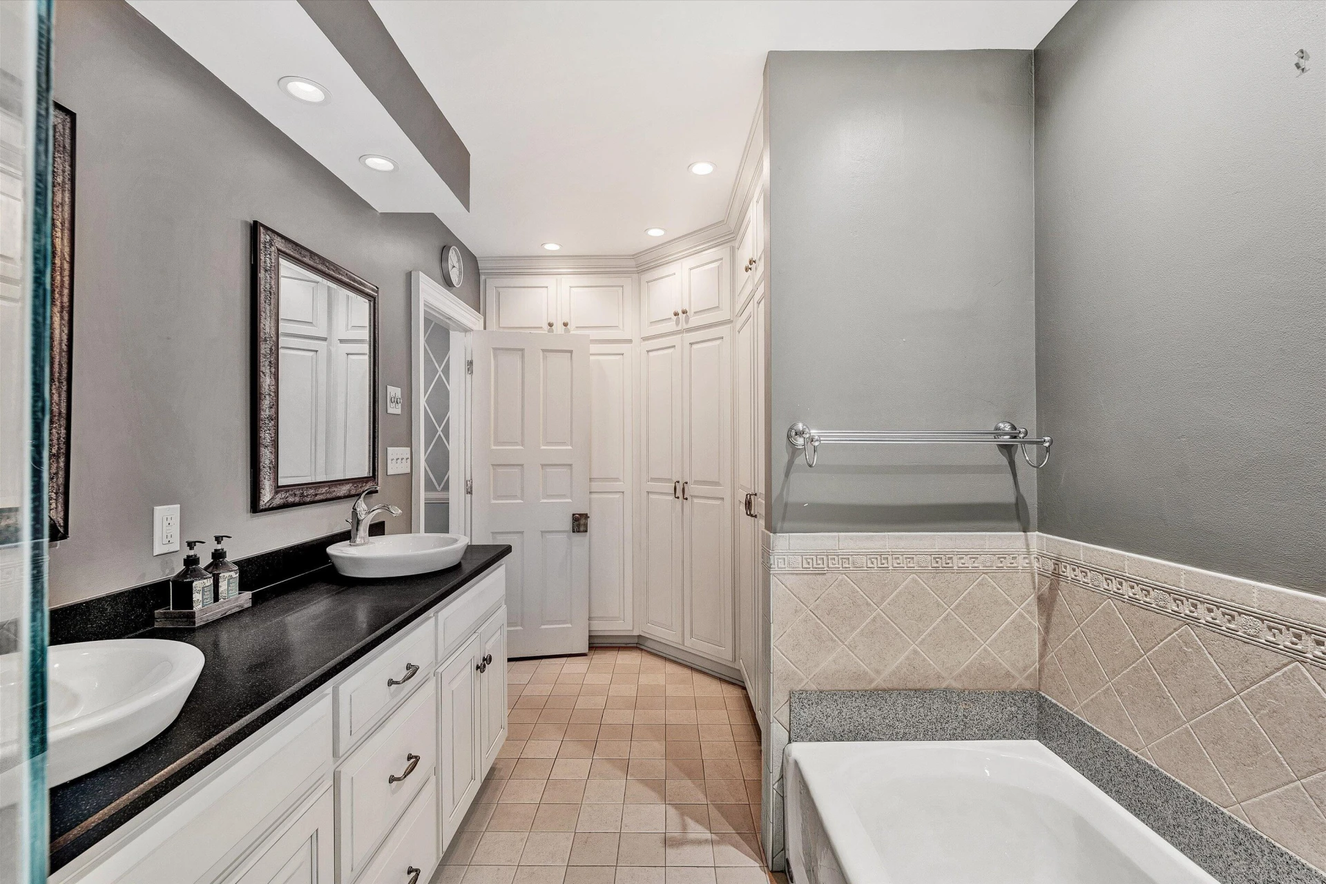 5036 Crossbow CIR - Photo 17