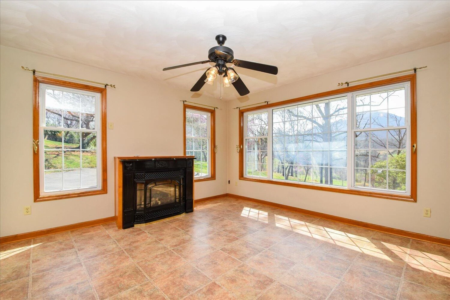 6141 Poage Valley RD - Photo 16