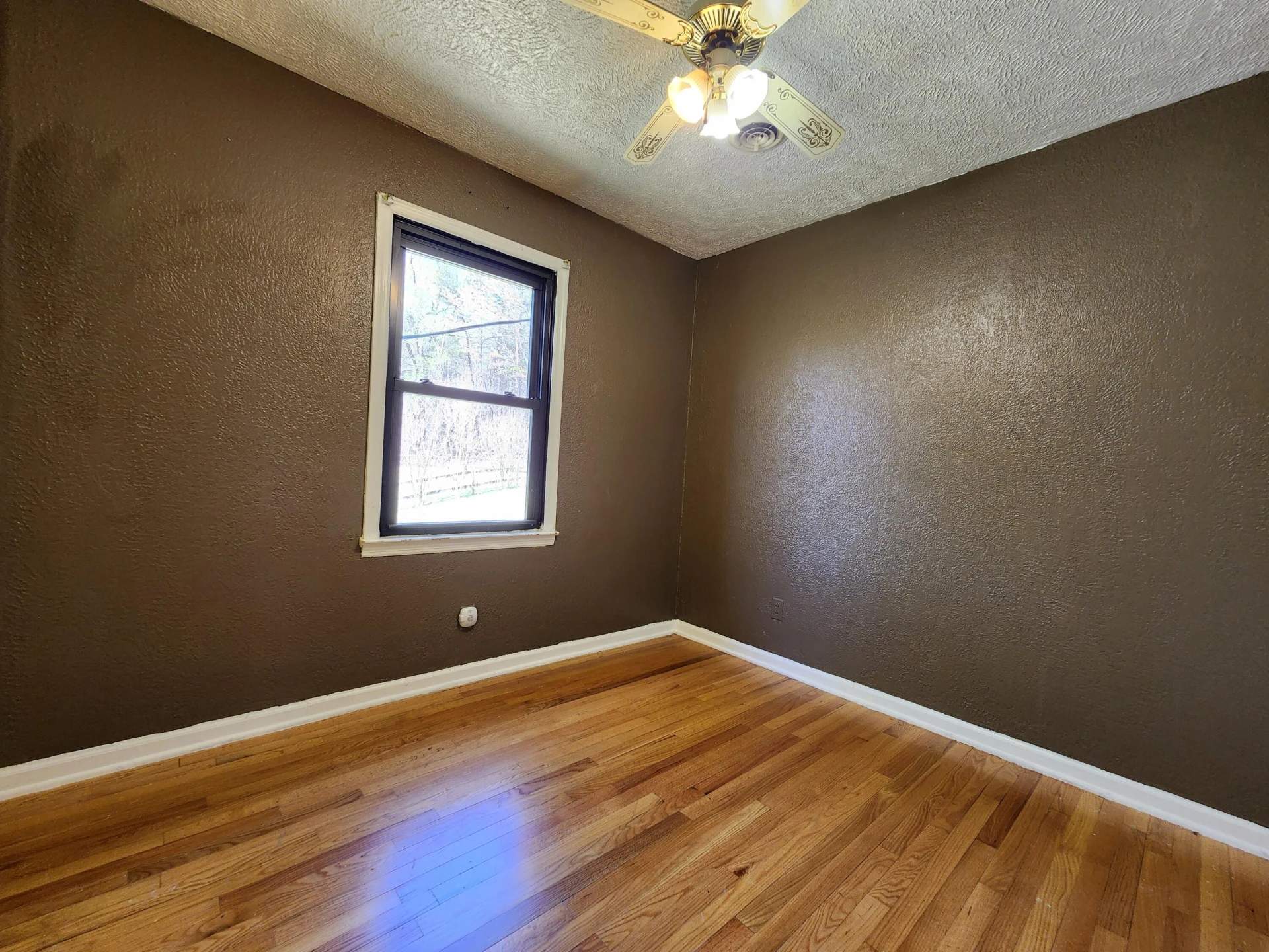 10519 Henry RD - Photo 11