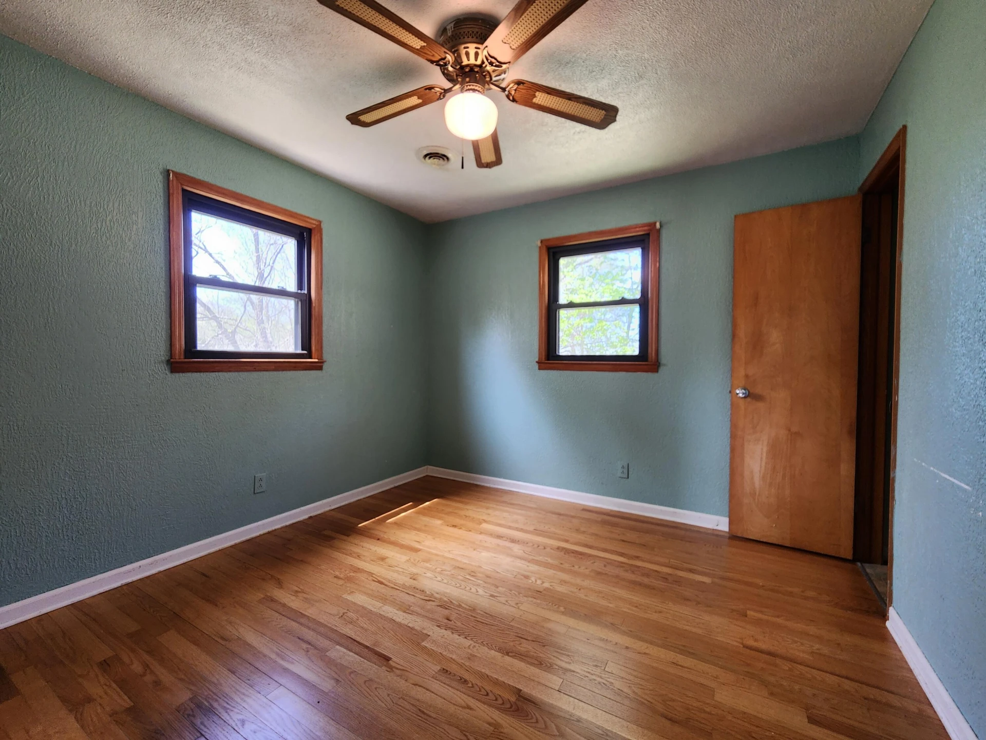 10519 Henry RD - Photo 13