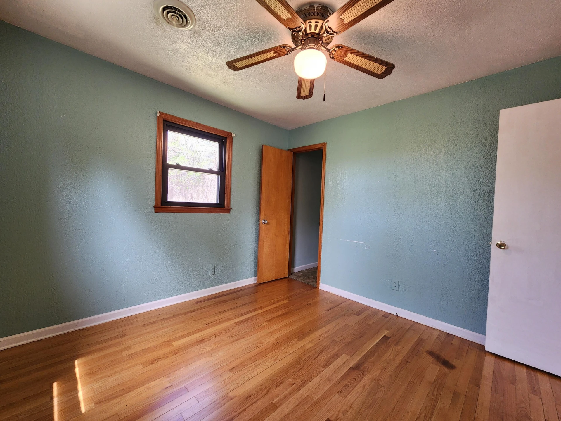 10519 Henry RD - Photo 14