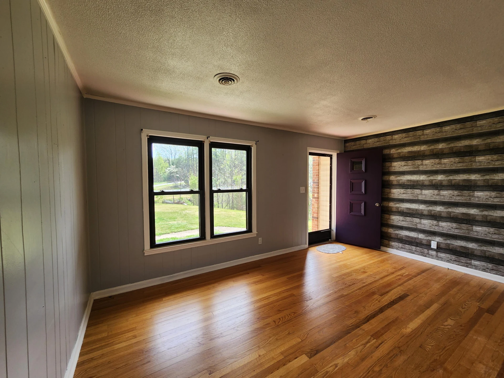 10519 Henry RD - Photo 5