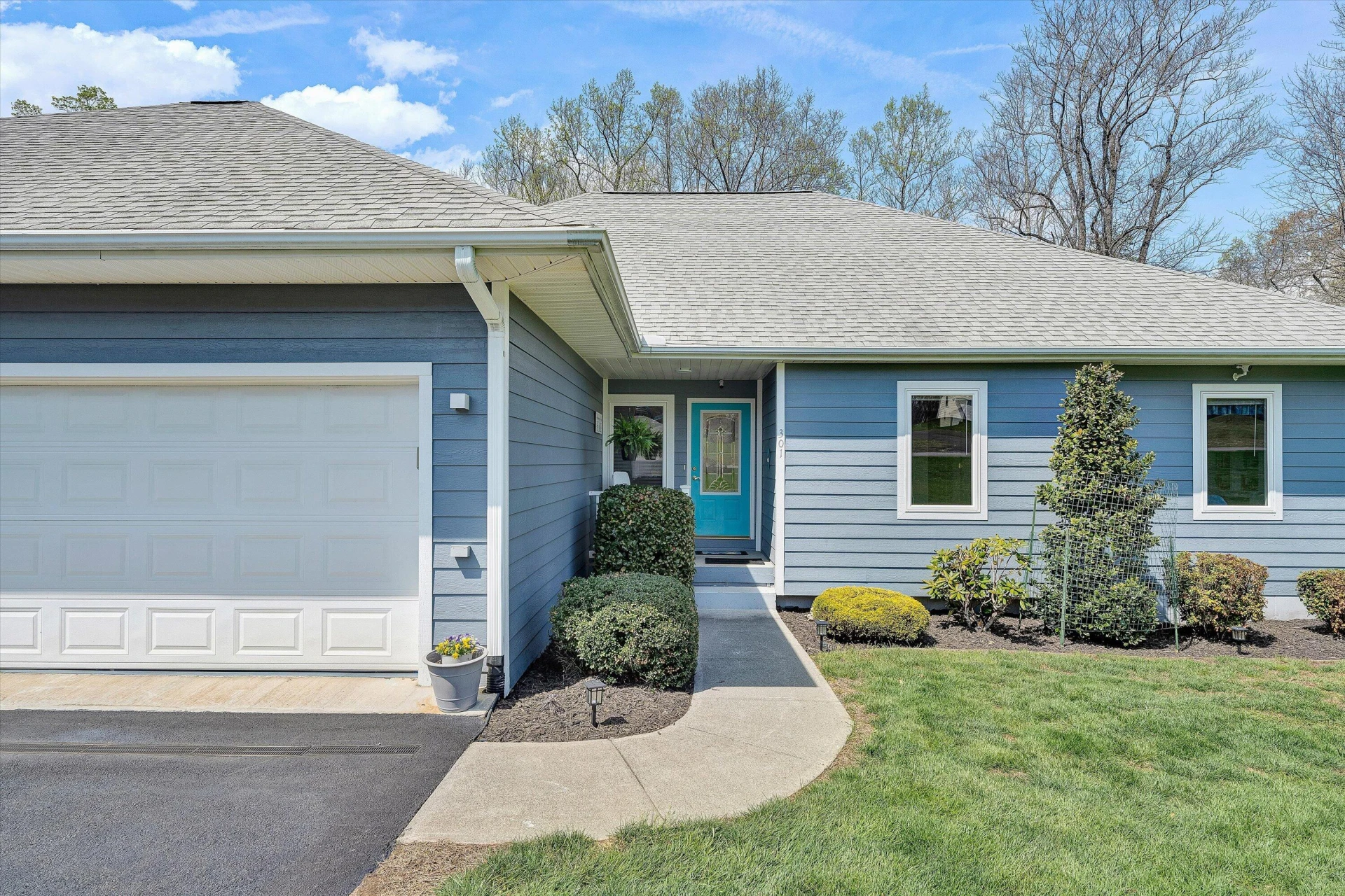 301 Indian Ridge DR - Photo 3