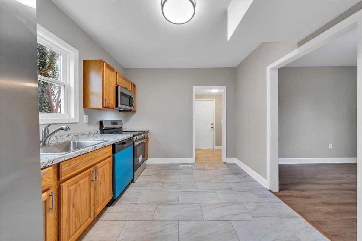 1220 Church AVE SE - Photo 16