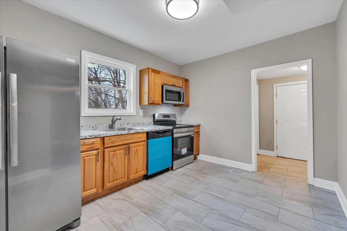 1220 Church AVE SE - Photo 17