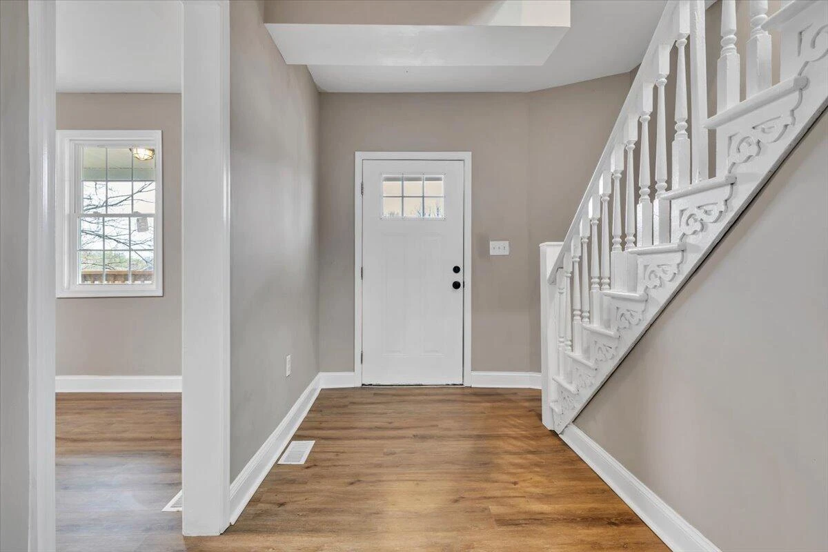 1220 Church AVE SE - Photo 5