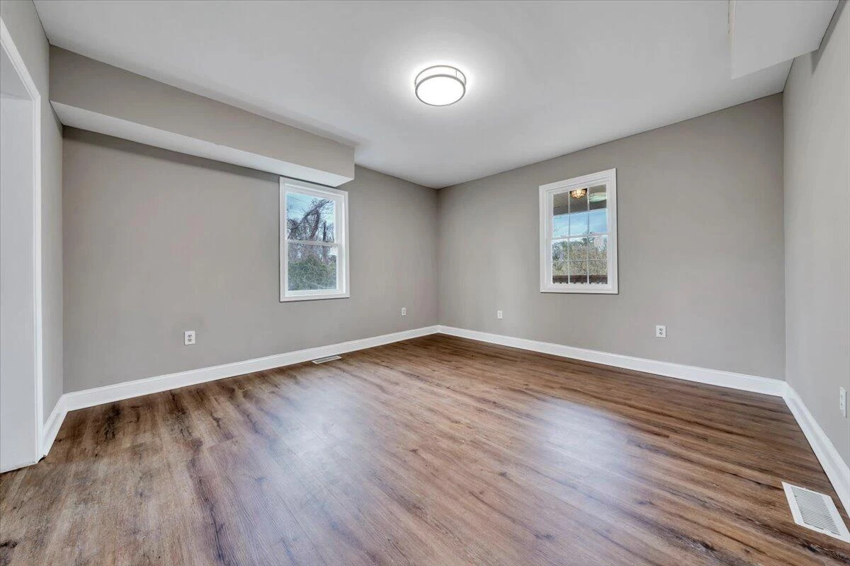 1220 Church AVE SE - Photo 8